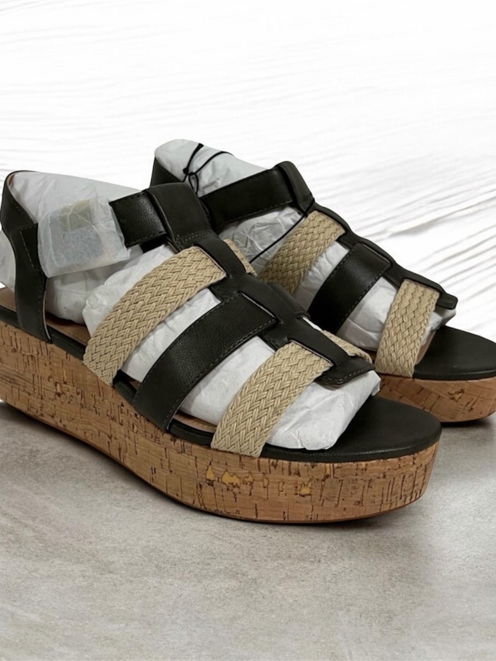 Violet & Red Capree Olive Green Woven Braid Wedge Platform Sandals Size 8.5 NWOB